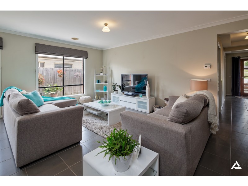 2 Oberon Place, Drouin VIC 3818