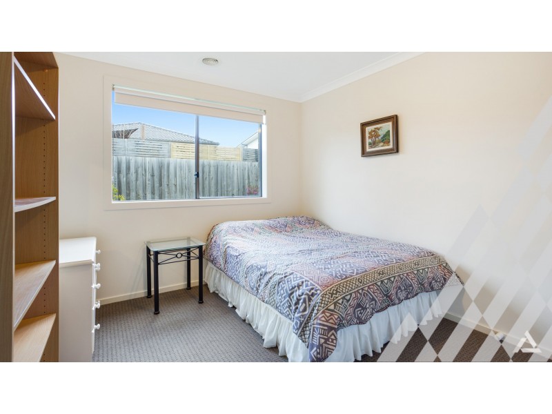 16 Shakespeare Court, Drouin VIC 3818