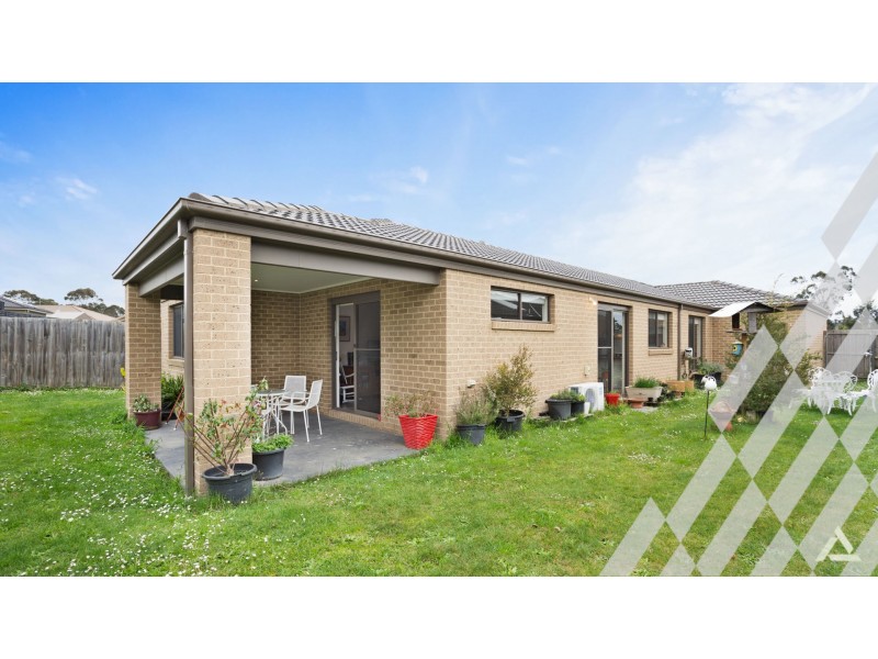 16 Shakespeare Court, Drouin VIC 3818