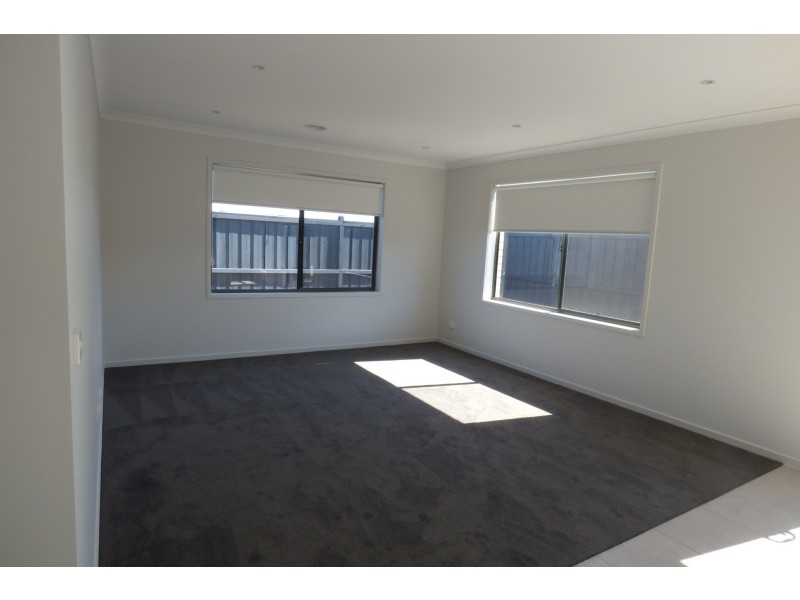 2 Sunnybrook Avenue, Warragul VIC 3820