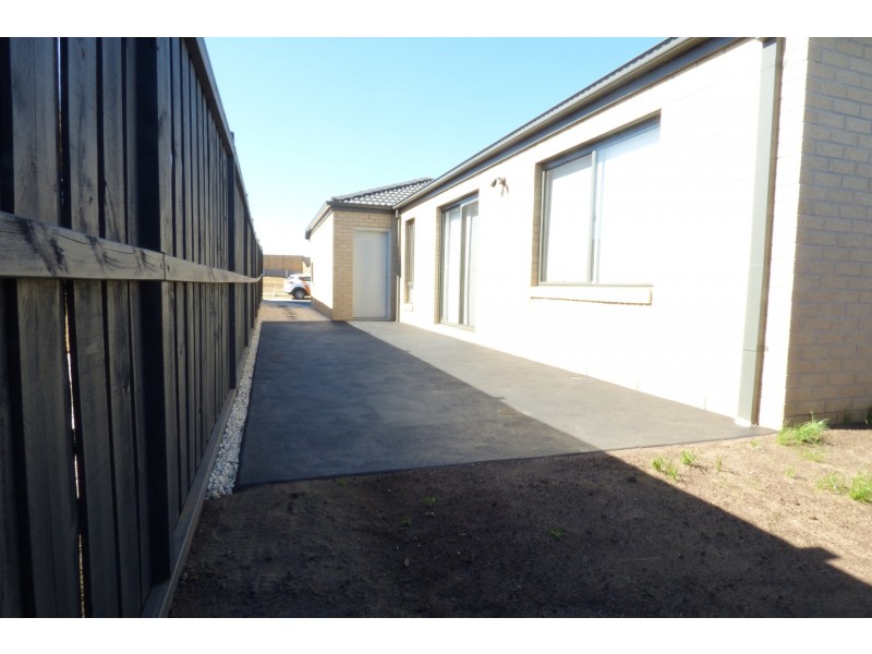 2 Sunnybrook Avenue, Warragul VIC 3820