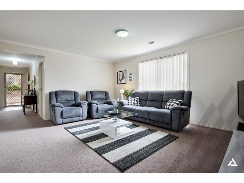 12 Mayfair Drive, Drouin VIC 3818