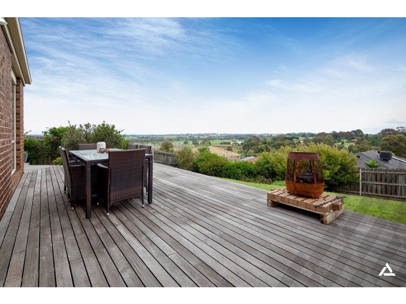 12 Mayfair Drive, Drouin VIC 3818