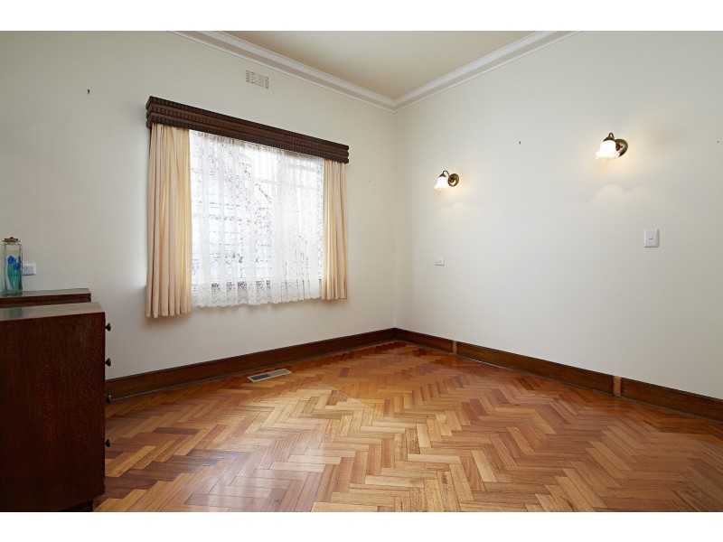 24 Clifford Street, Warragul VIC 3820