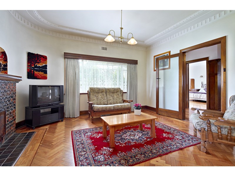 24 Clifford Street, Warragul VIC 3820