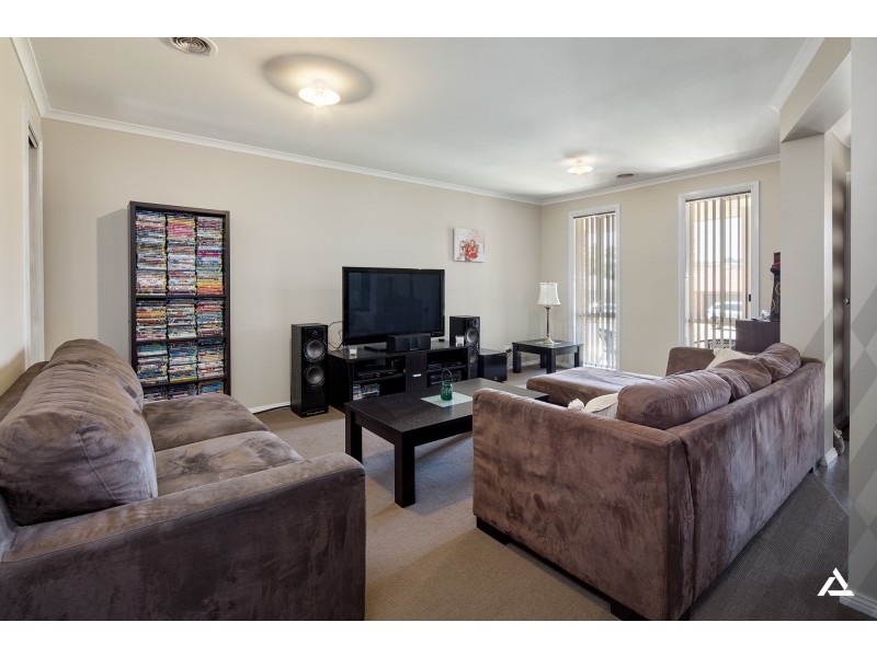 6 Folkstone Court, Drouin VIC 3818