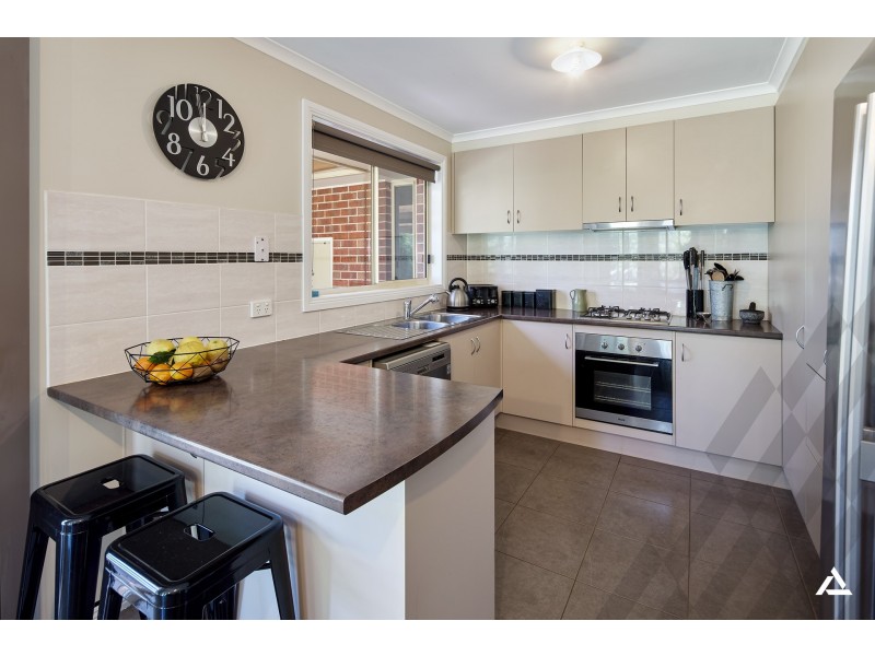 6 Folkstone Court, Drouin VIC 3818