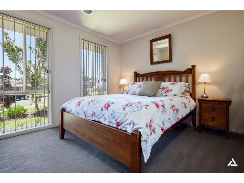 6 Folkstone Court, Drouin VIC 3818