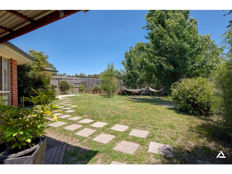 6 Folkstone Court, Drouin VIC 3818