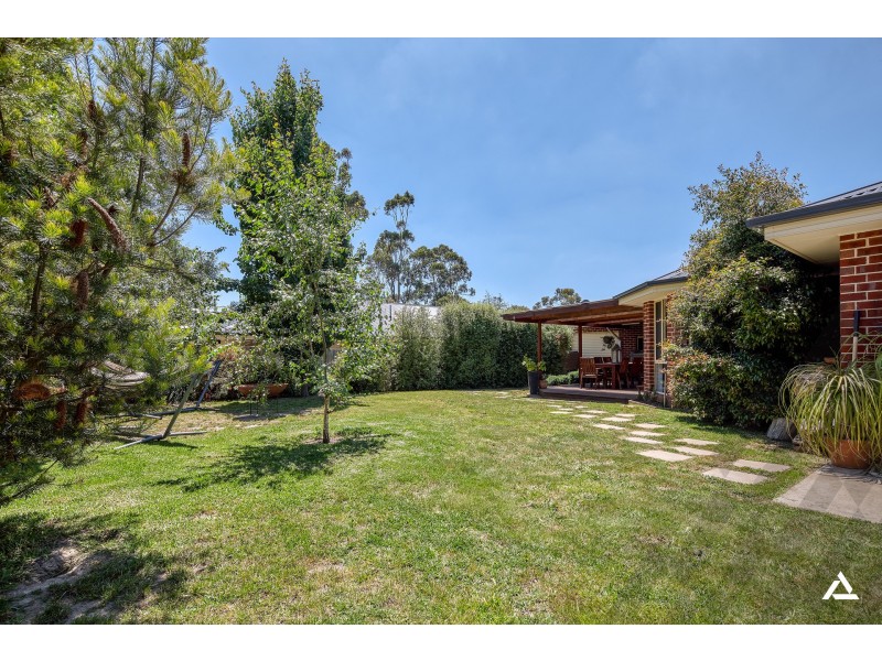 6 Folkstone Court, Drouin VIC 3818