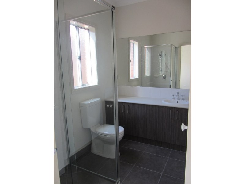 5 Tenterfield Avenue, Warragul VIC 3820