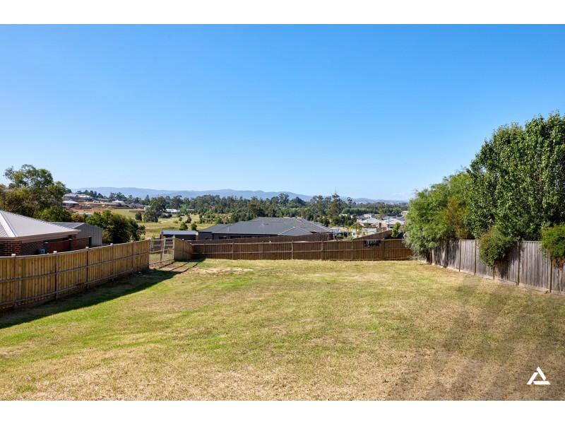 75 McNeilly Road, Drouin VIC 3818