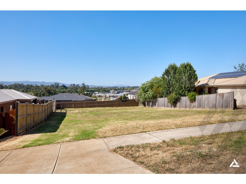 75 McNeilly Road, Drouin VIC 3818