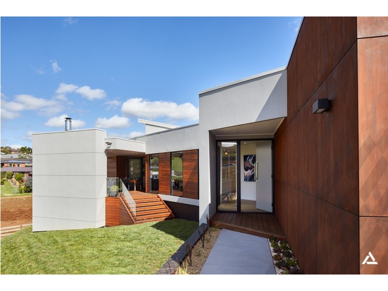 9 Jacaranda Court, Warragul VIC 3820