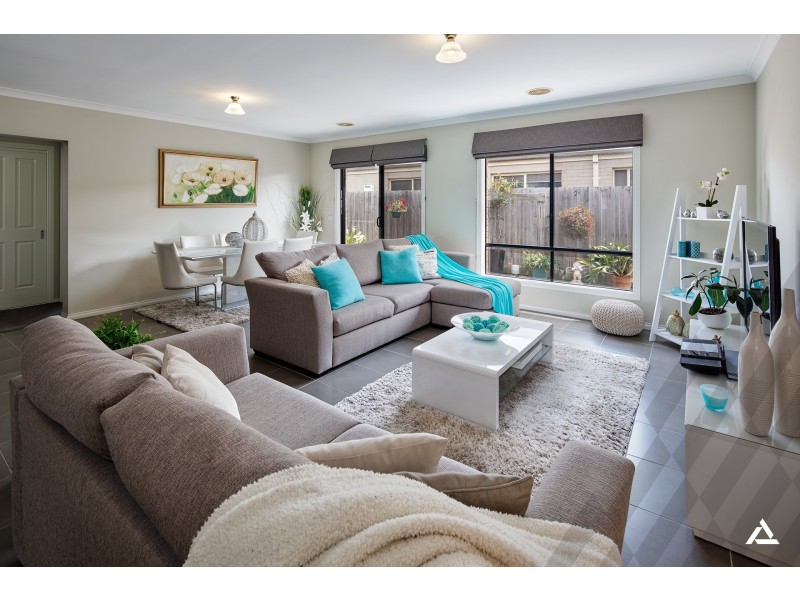 2 Oberon Place, Drouin VIC 3818