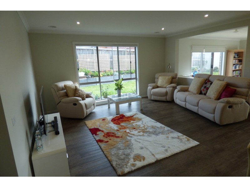 18 Sandstock Drive, Warragul VIC 3820