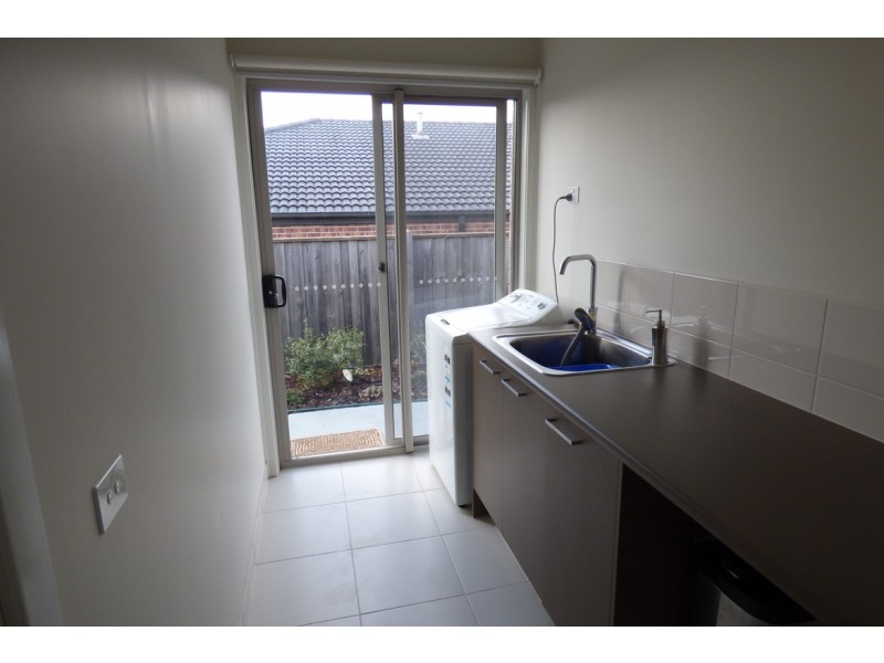 18 Sandstock Drive, Warragul VIC 3820