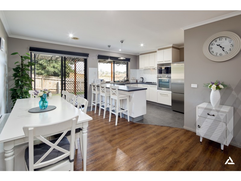 12 Walker Drive, Drouin VIC 3818