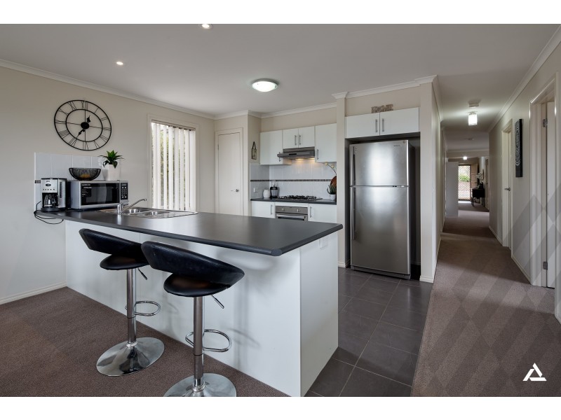 12 Mayfair Drive, Drouin VIC 3818