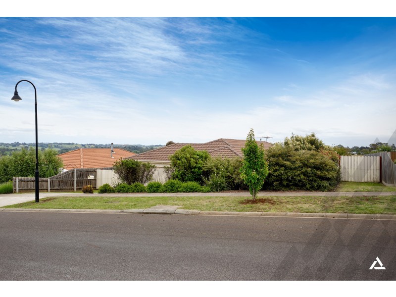 12 Mayfair Drive, Drouin VIC 3818