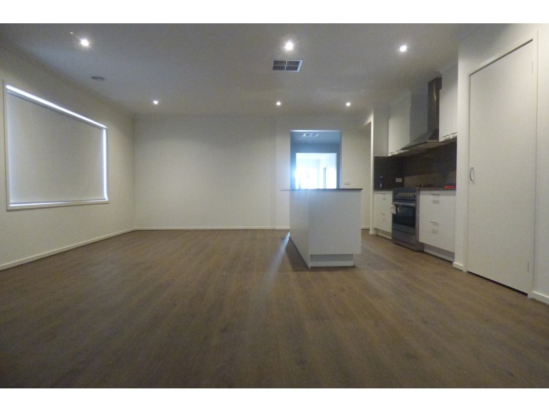 30 Sunnybrook Avenue, Warragul VIC 3820