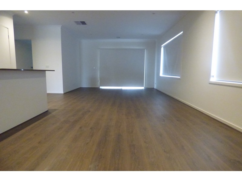 30 Sunnybrook Avenue, Warragul VIC 3820