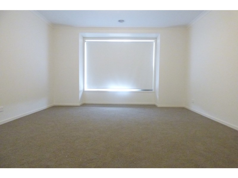 30 Sunnybrook Avenue, Warragul VIC 3820