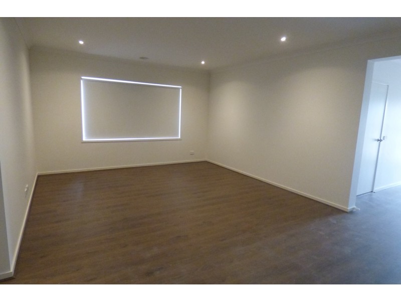 30 Sunnybrook Avenue, Warragul VIC 3820