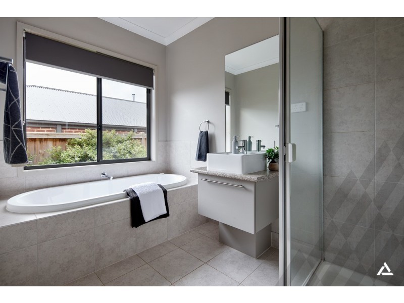 10 Skyline Drive, Warragul VIC 3820