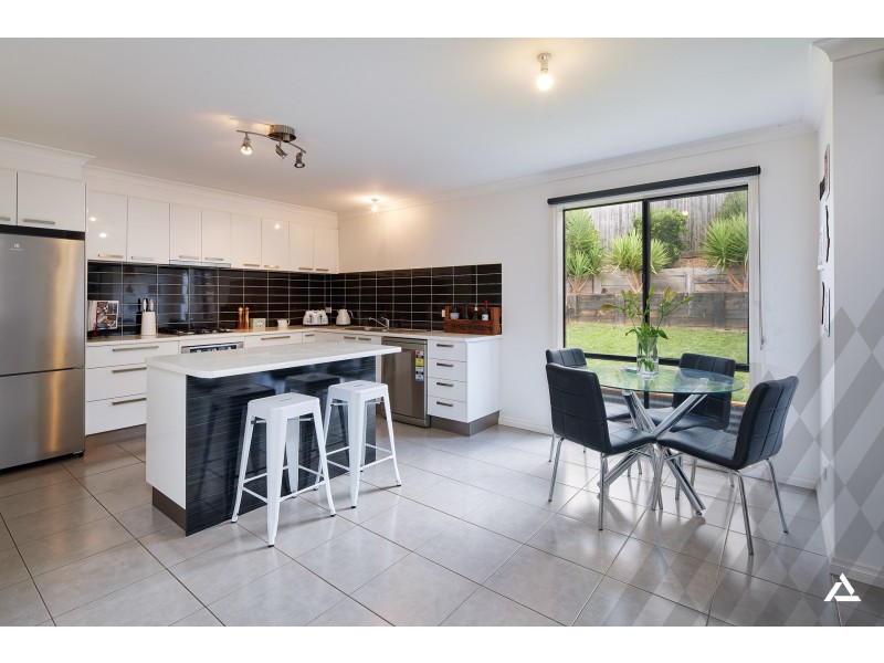 6 Melzak Way, Warragul VIC 3820