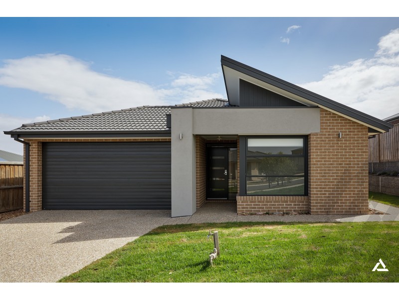 14 Redleaf Avenue, Warragul VIC 3820