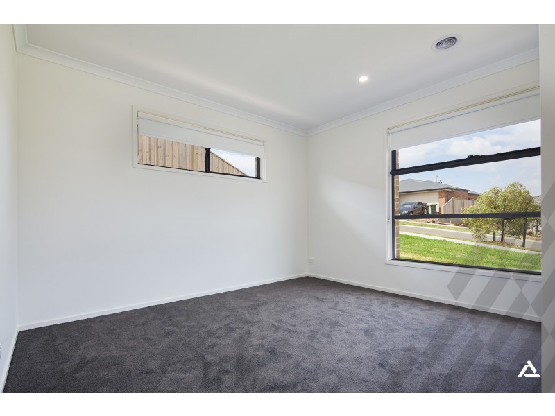 14 Redleaf Avenue, Warragul VIC 3820