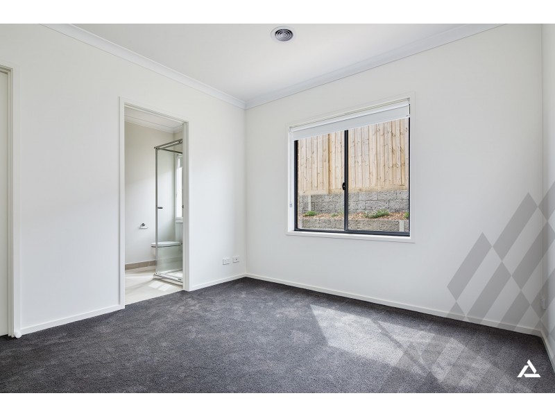 14 Redleaf Avenue, Warragul VIC 3820