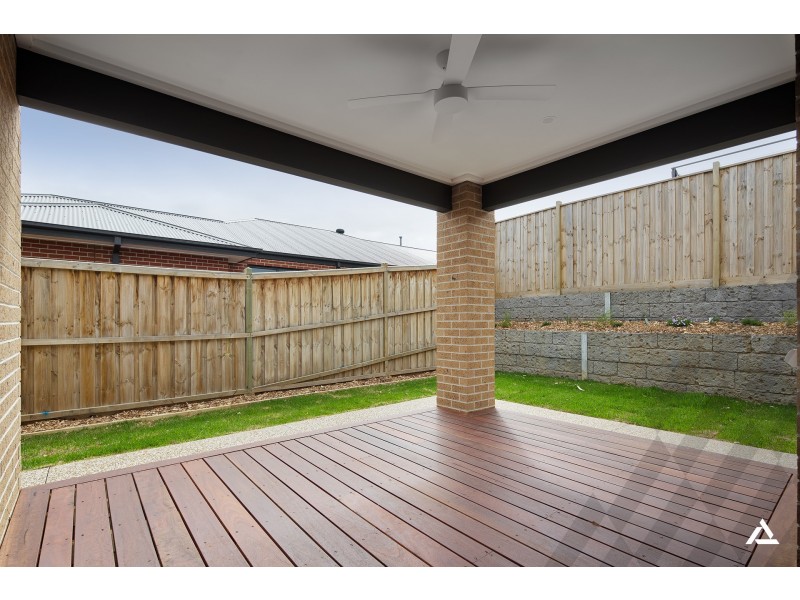 14 Redleaf Avenue, Warragul VIC 3820