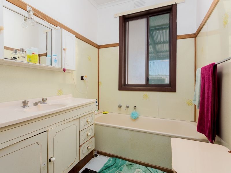 5 Balmoral Crescent, Drouin VIC 3818
