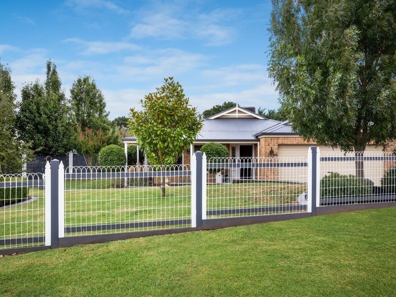 1 Picadilly Court, Drouin VIC 3818
