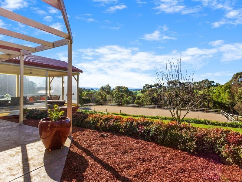 18 Greenland Drive, Drouin VIC 3818