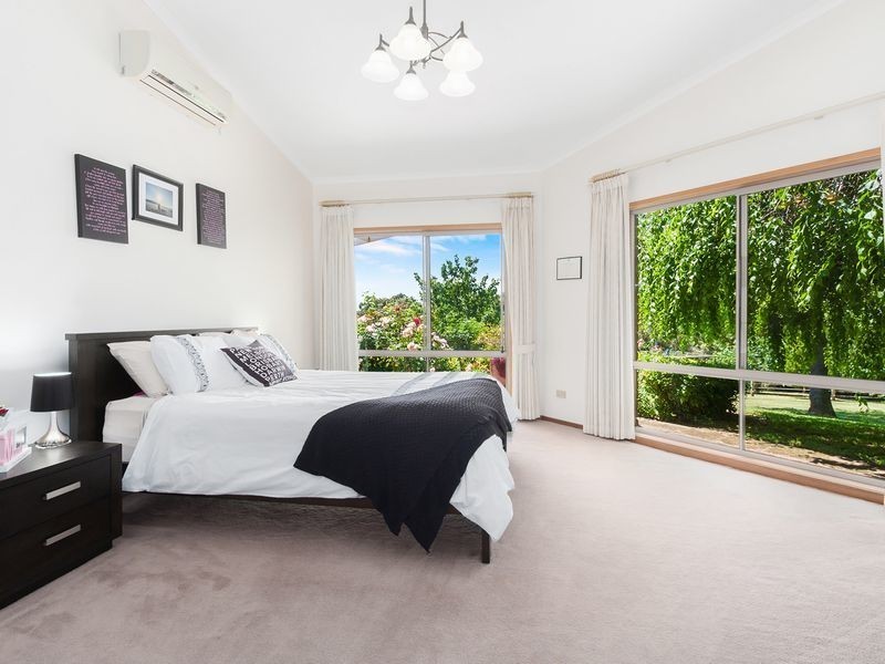 18 Greenland Drive, Drouin VIC 3818