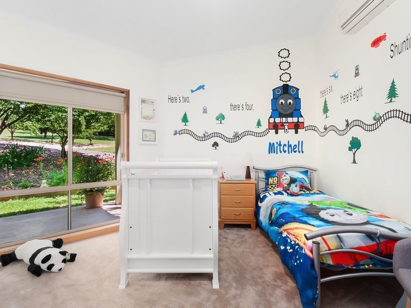 18 Greenland Drive, Drouin VIC 3818