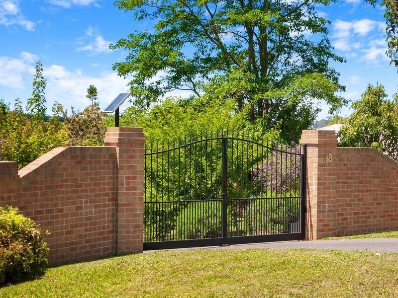 18 Greenland Drive, Drouin VIC 3818