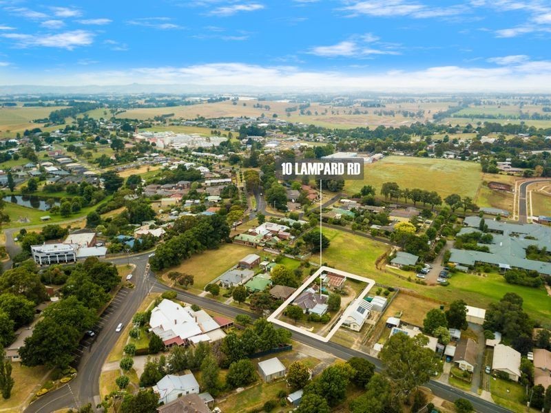10 Lampard Road, Drouin VIC 3818