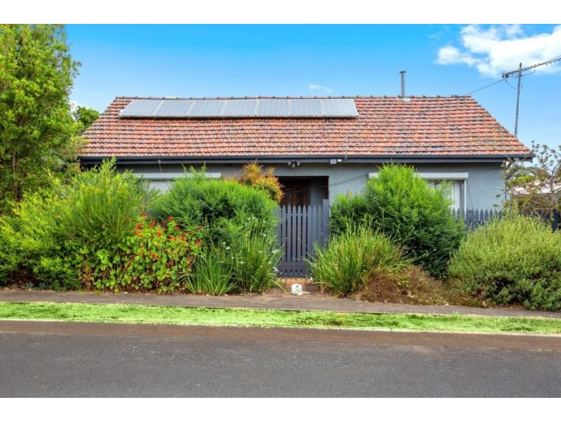 11 Colin Street, Drouin VIC 3818