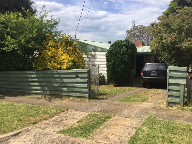 11 Fenton Street, Warragul VIC 3820