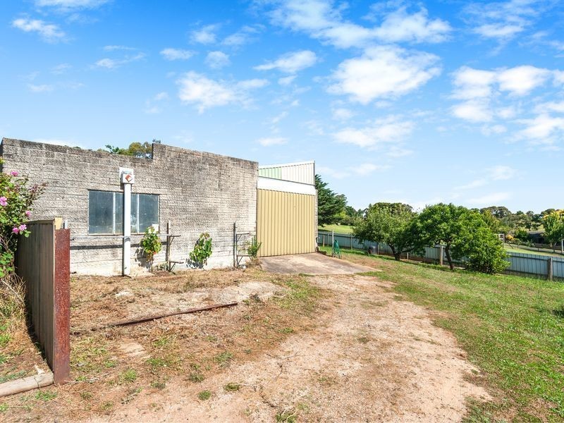 10 Lampard Road, Drouin VIC 3818