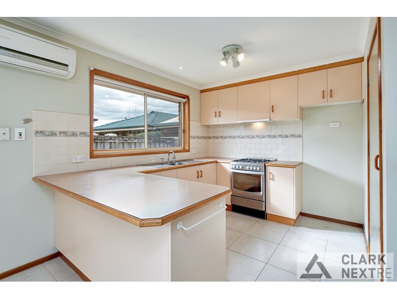 2/2 Janette Close, Warragul VIC 3820