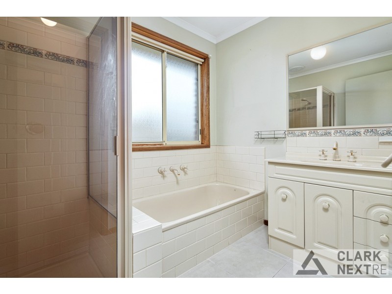 2/2 Janette Close, Warragul VIC 3820