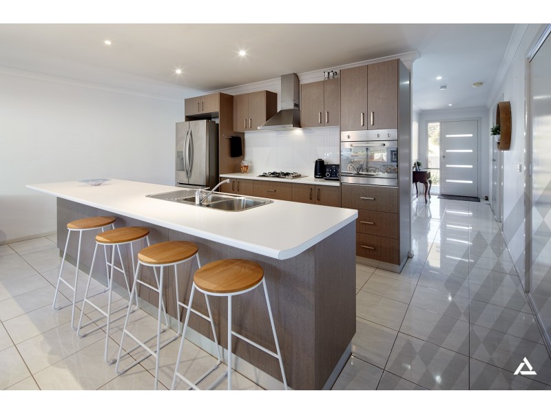 24 McMillan Drive, Warragul VIC 3820