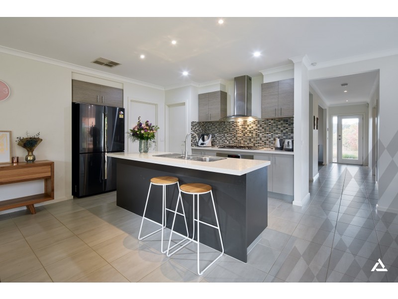17 Silkwood Drive, Warragul VIC 3820