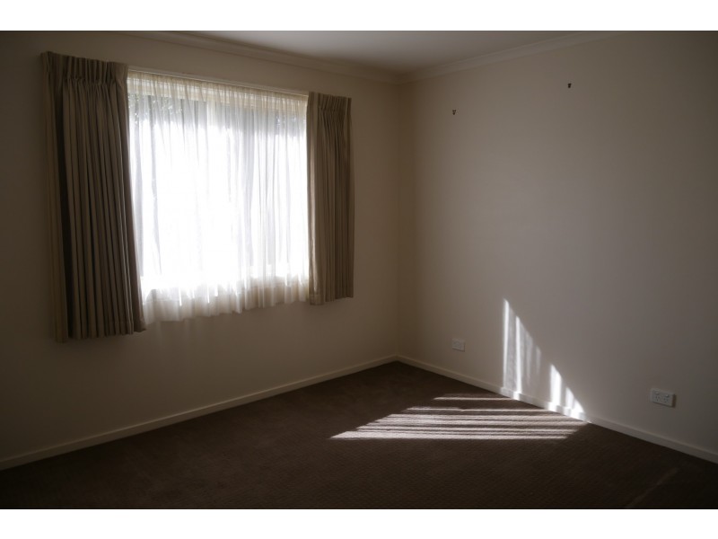 2/20-22 Lampard Road, Drouin VIC 3818