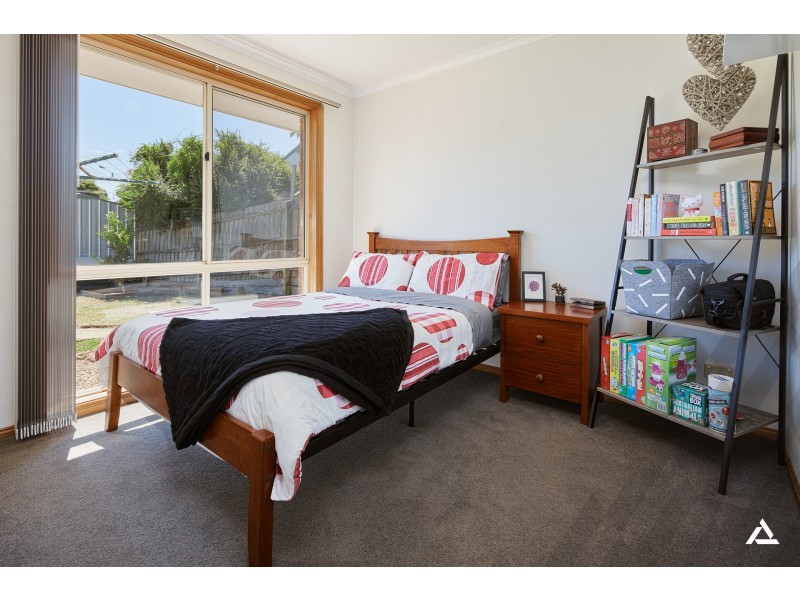 24 Adam Court, Drouin VIC 3818